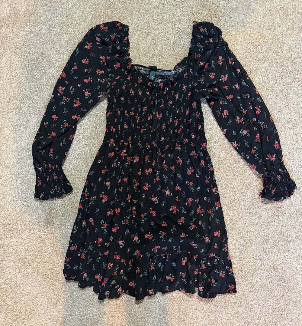 Wild Fable Floral Smocked Dress Size M Black Long Sleeve Ruffle